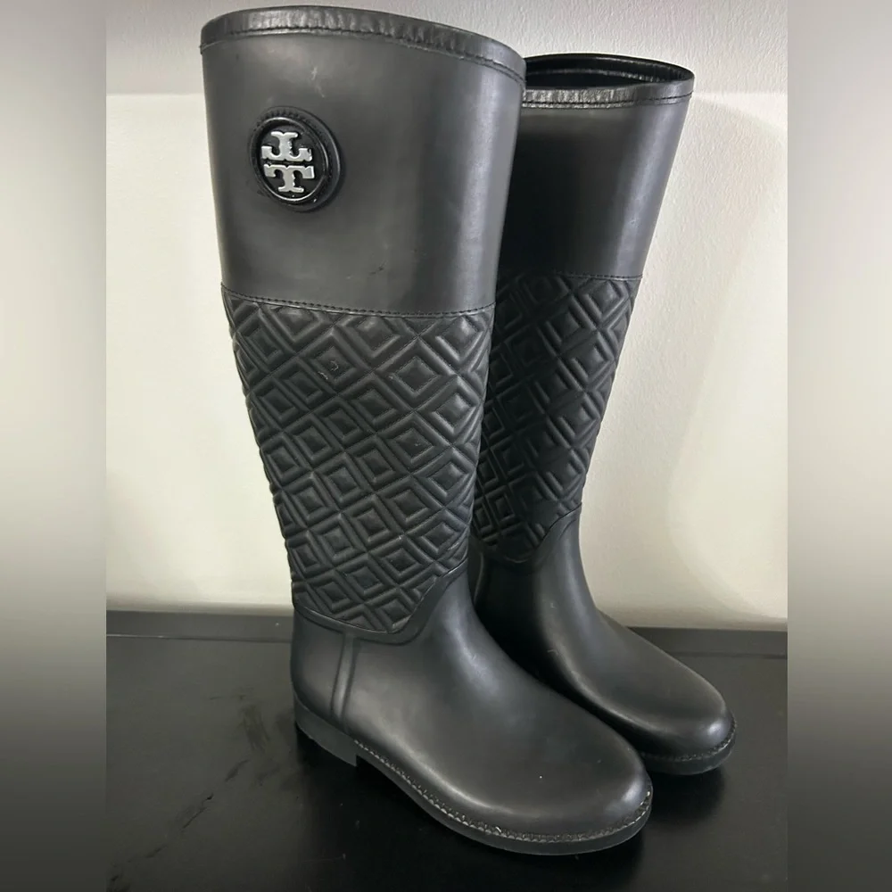 Tory Burch Marion Quilted Rubber Rain Boots – Black – Women’s Size 5